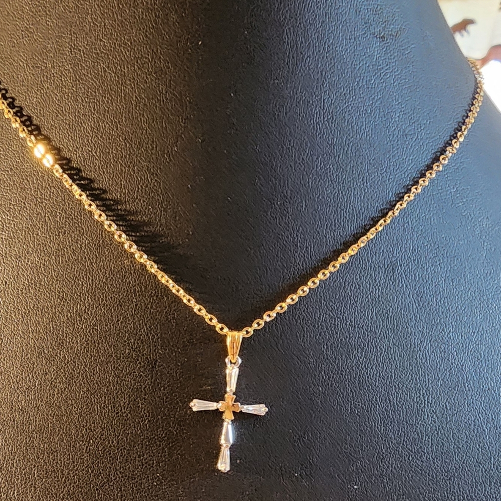 Avon Goldtone Cross Necklace with Baguette Crystals EUC - Picture 4 of 5